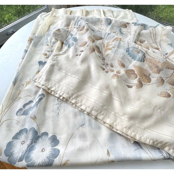 Vintage 1970s pleated curtains, large blue flowers, cream background, pair - Picture 6 of 10